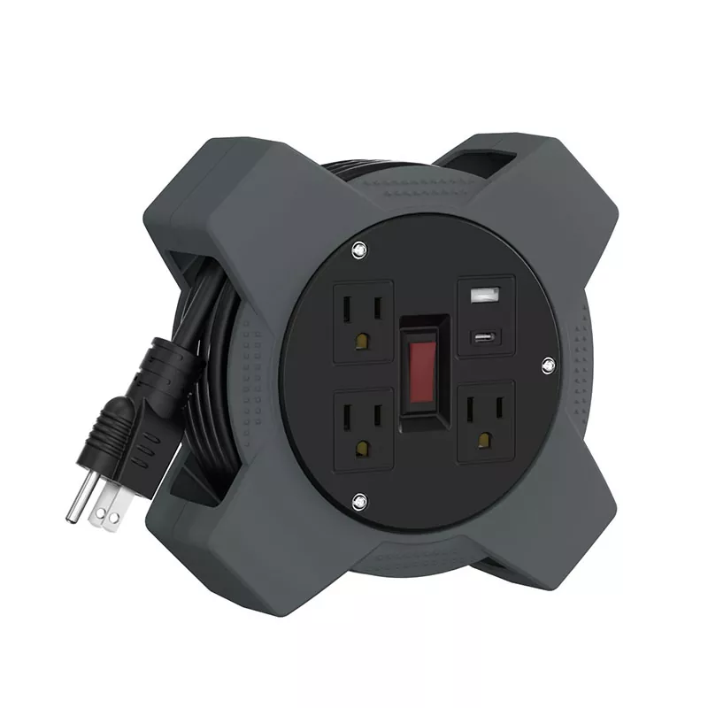 3 Outlet Gulungan Kabel Plastik Usb 20 kaki