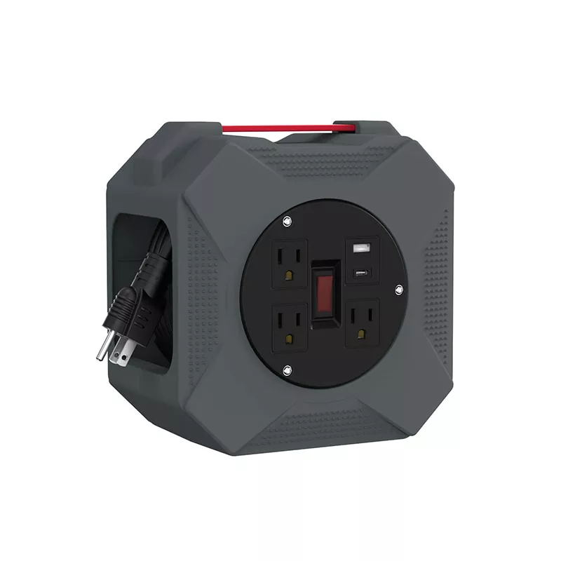 3 outlet USB2.4A Plastik Cord Reel 45ft